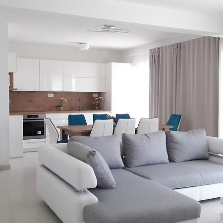 Villa-Apartments Karmel Kaštela Eksteriør billede