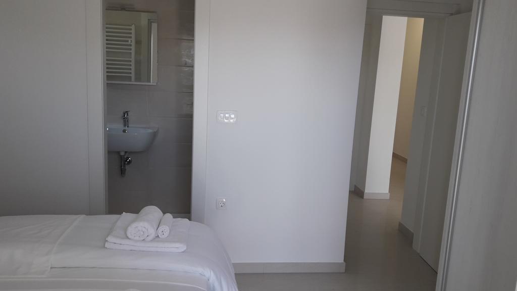 Villa-Apartments Karmel Kaštela Eksteriør billede