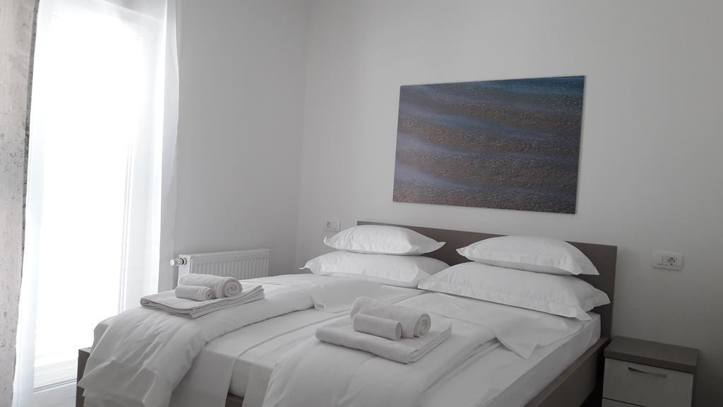 Villa-Apartments Karmel Kaštela Eksteriør billede