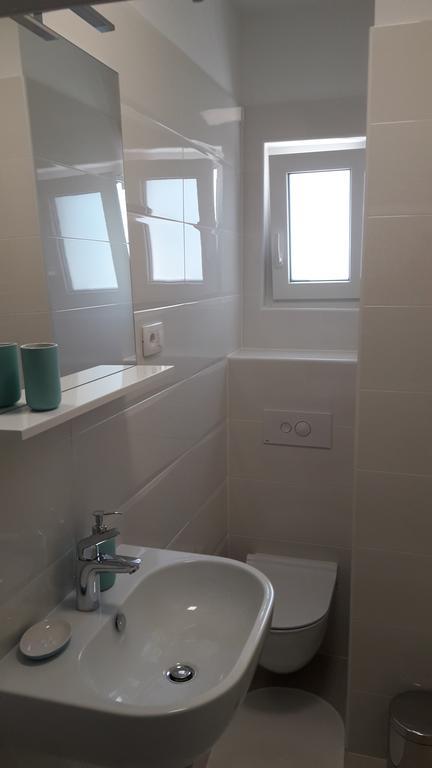 Villa-Apartments Karmel Kaštela Eksteriør billede