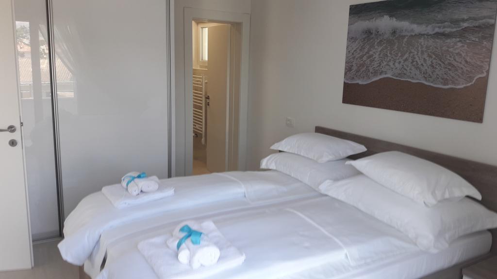 Villa-Apartments Karmel Kaštela Eksteriør billede
