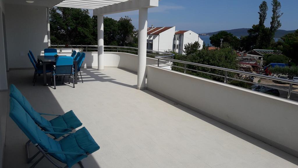 Villa-Apartments Karmel Kaštela Eksteriør billede