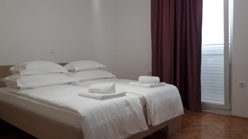 Villa-Apartments Karmel Kaštela Eksteriør billede