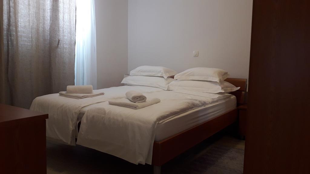 Villa-Apartments Karmel Kaštela Eksteriør billede