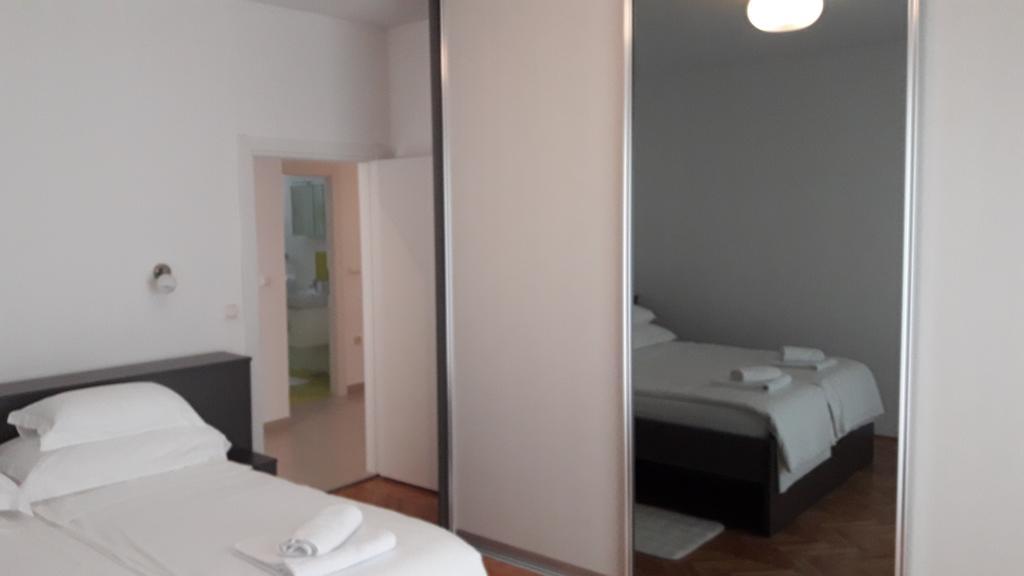 Villa-Apartments Karmel Kaštela Eksteriør billede
