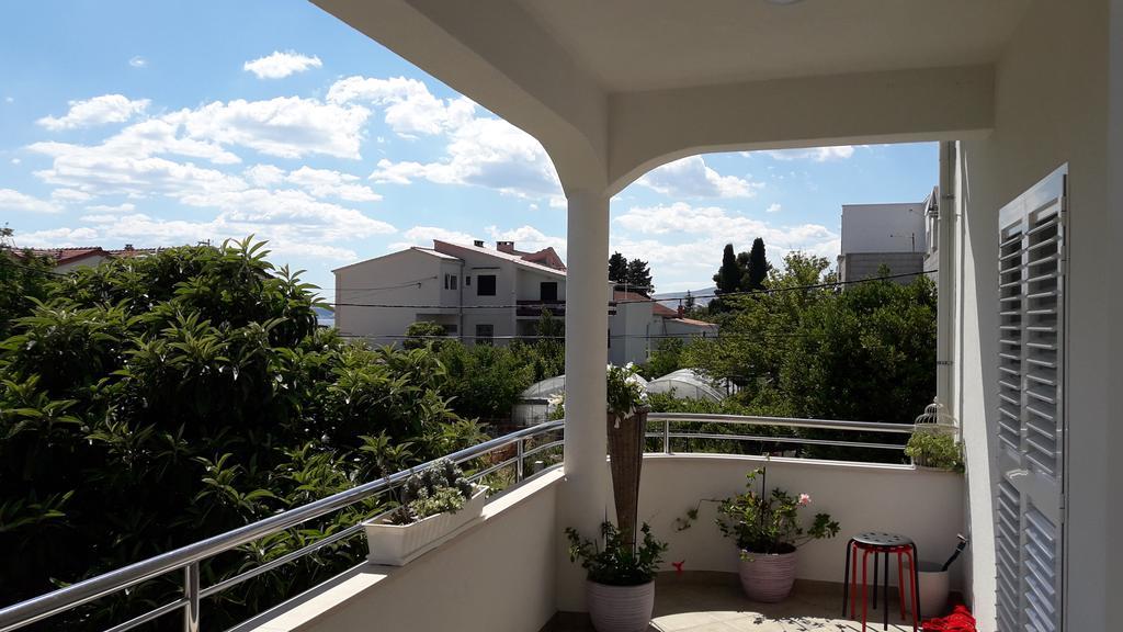 Villa-Apartments Karmel Kaštela Eksteriør billede