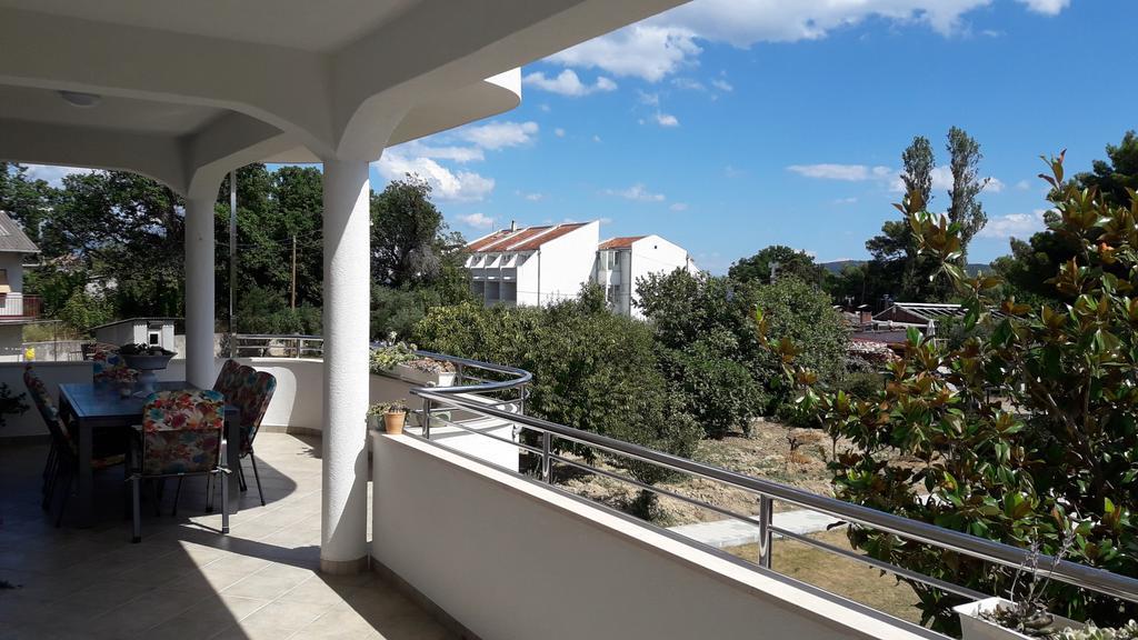 Villa-Apartments Karmel Kaštela Eksteriør billede