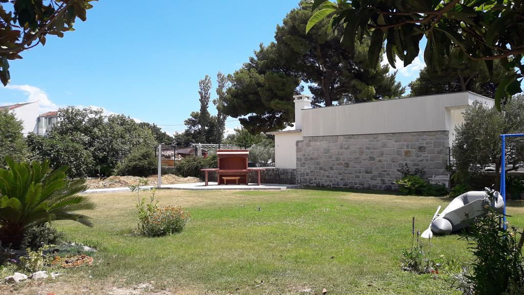 Villa-Apartments Karmel Kaštela Eksteriør billede