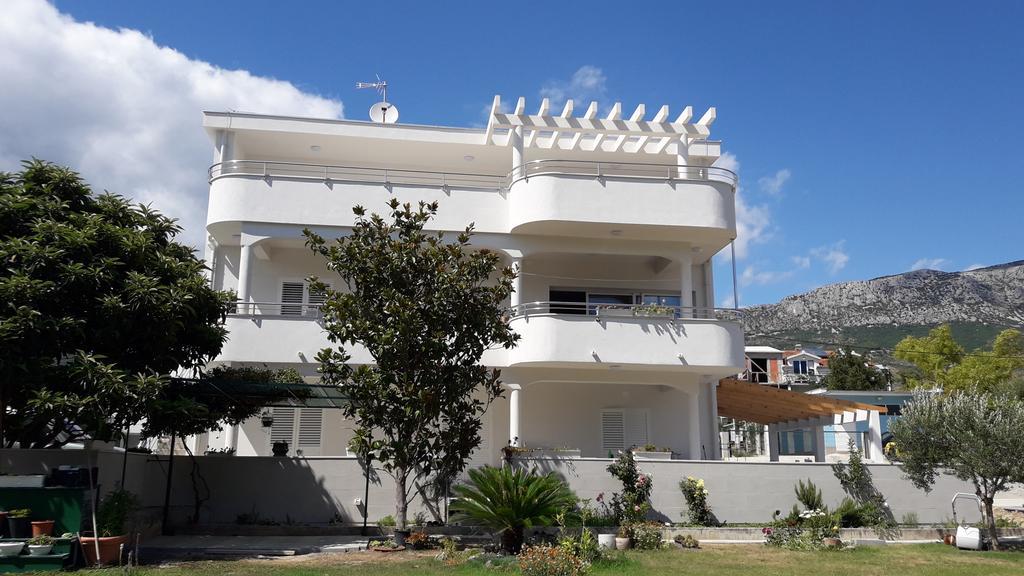 Villa-Apartments Karmel Kaštela Eksteriør billede