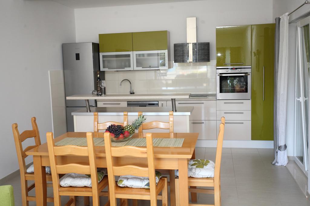 Villa-Apartments Karmel Kaštela Eksteriør billede
