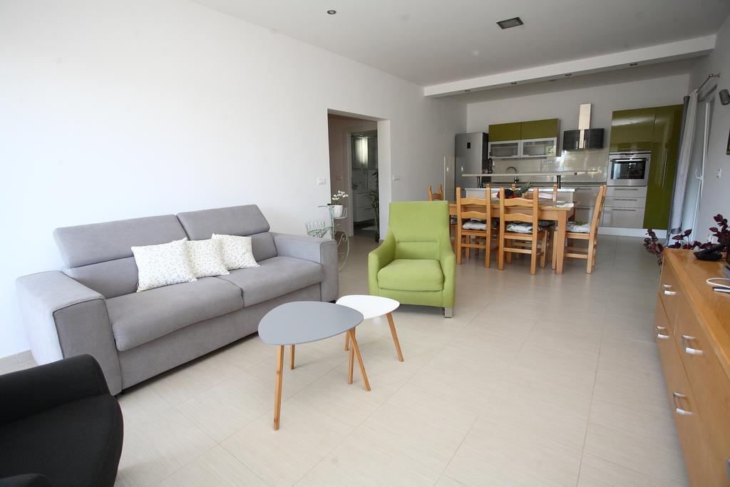 Villa-Apartments Karmel Kaštela Eksteriør billede