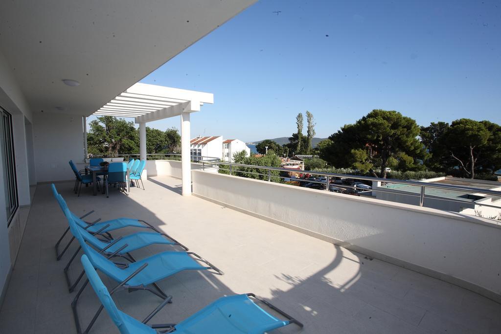 Villa-Apartments Karmel Kaštela Eksteriør billede